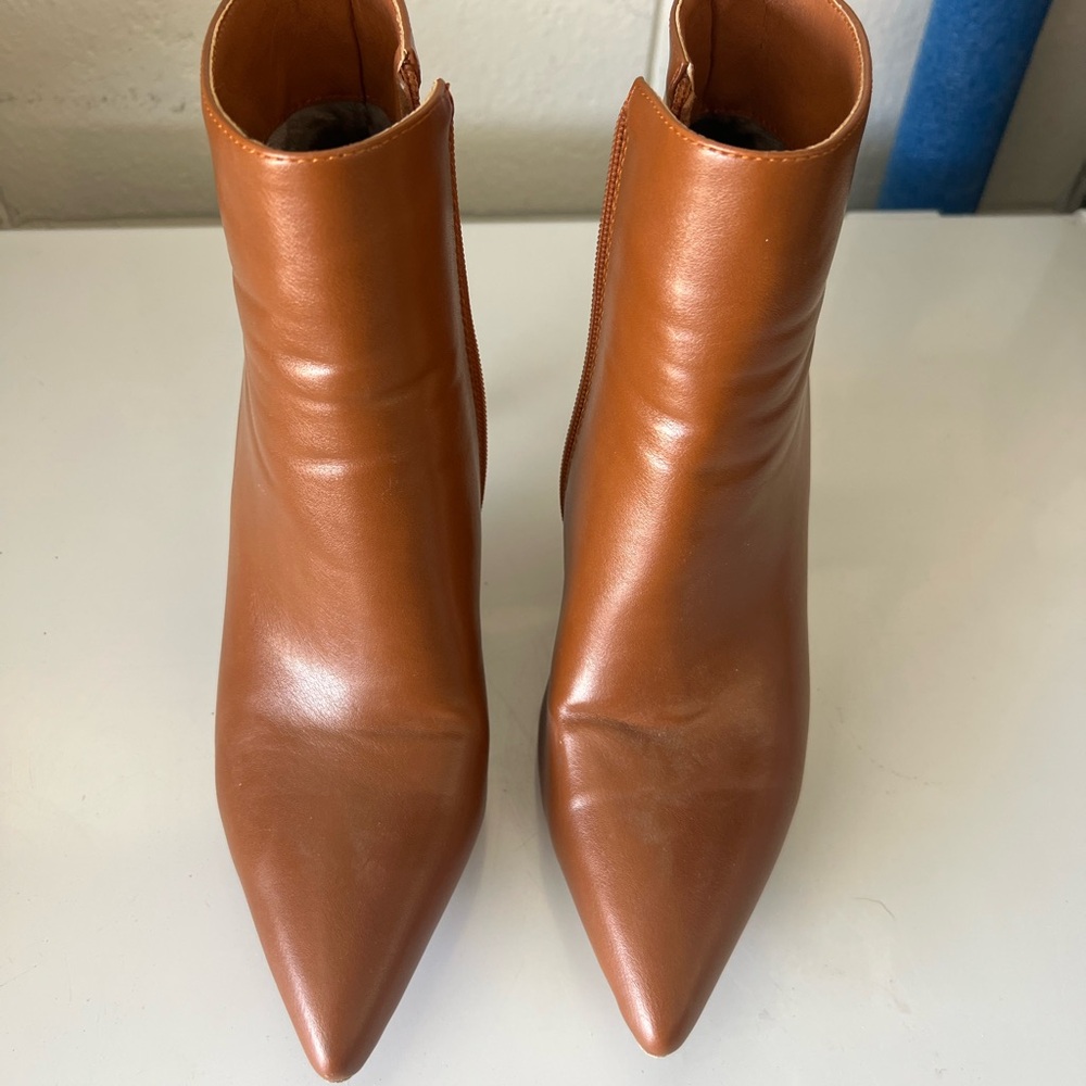 Pointy toe brown leather boots